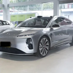 2025 nio et9 vista exterior frontal de tres cuartos importación paralela