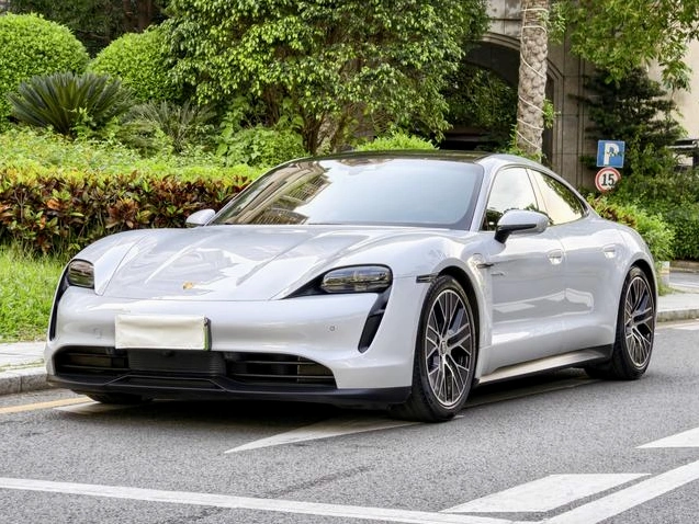 2022 Porsche Taycan с пробегом 430km RWD