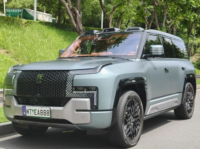 2023 Yangwang U8 с пробегом 2.0T four motors all-wheel drive