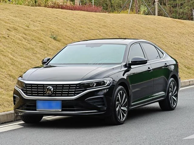 Оптом 2025 Volkswagen Passat 330TSI с пробегом 2.0T FWD Седаны из Китая