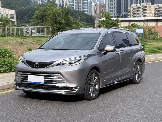 Wholesale 0KM Used 2024 Toyota Sienna Hybrid 2.5L FWD for Sale MPV Export from China