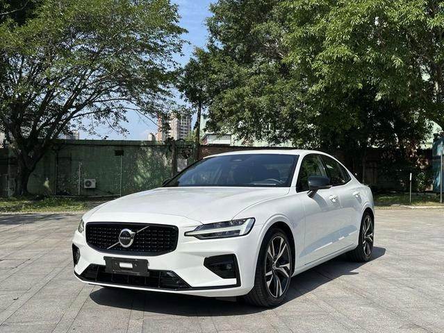 Used 2024 Volvo S60 2.0T FWD